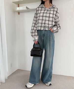 デニム中濃加工 モデル：158cm M着用