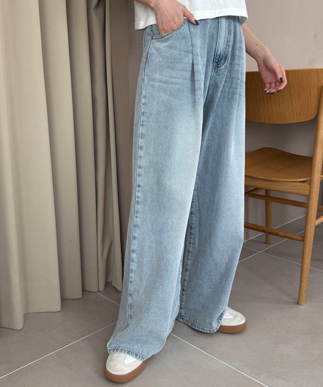 デニム淡加工 モデル：158cm M着用