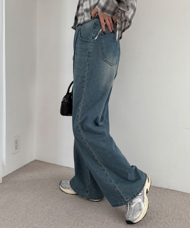 デニム中濃加工 モデル：158cm M着用