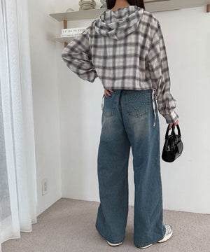 デニム中濃加工 モデル：158cm M着用