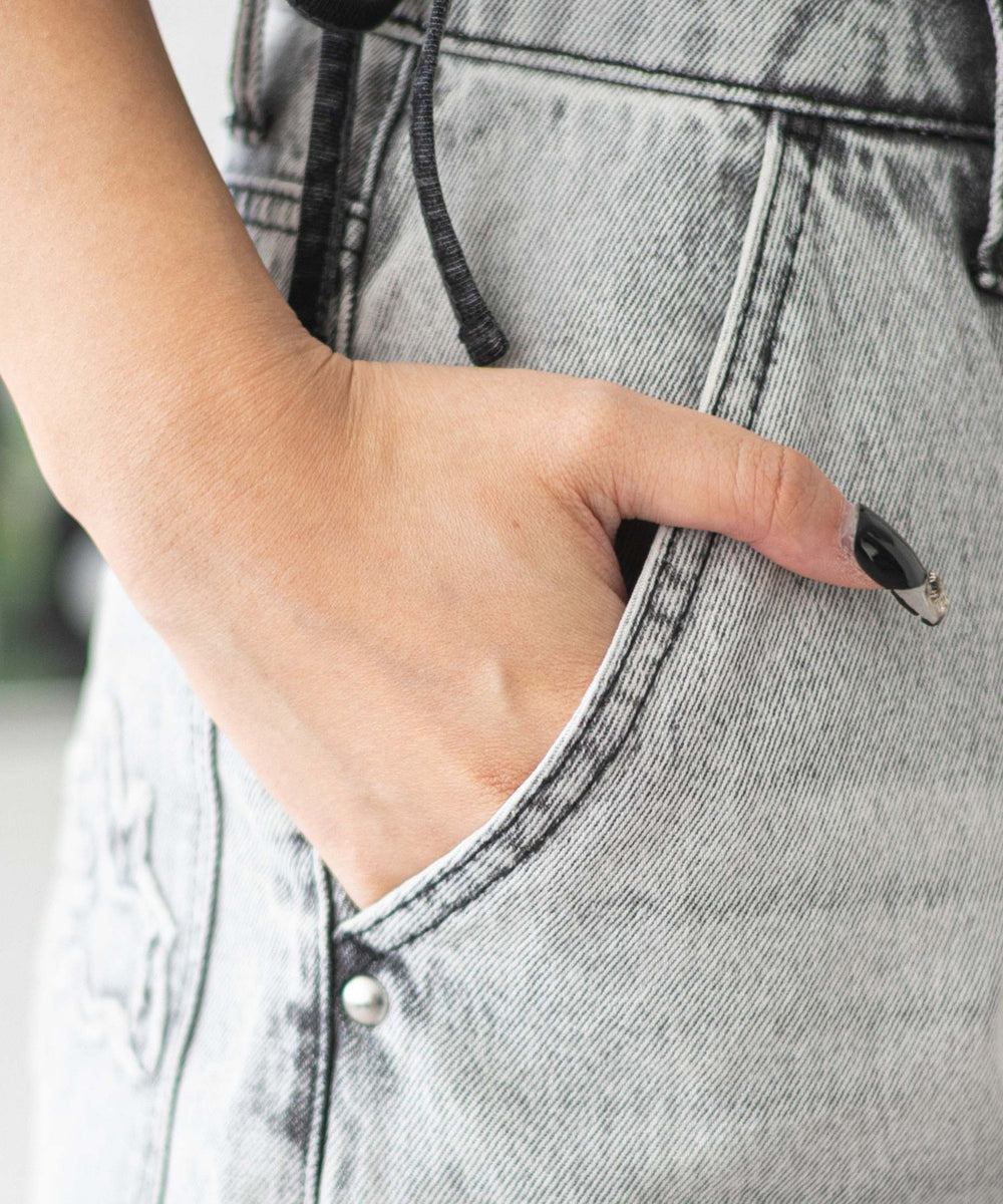 ロゴスタッズハーフパンツ