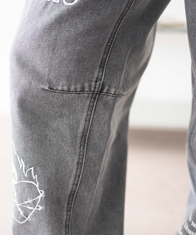 刺繍ロゴバレルレッグパンツ