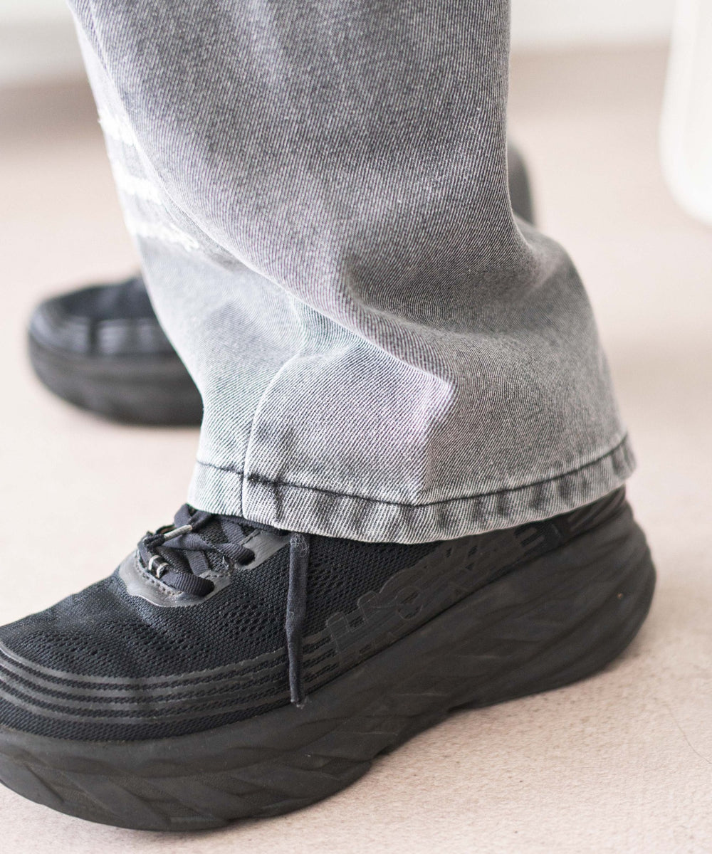 刺繍ロゴバレルレッグパンツ