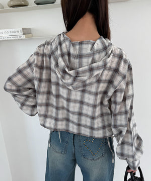 ホワイトアイボリー モデル：158cm F着用