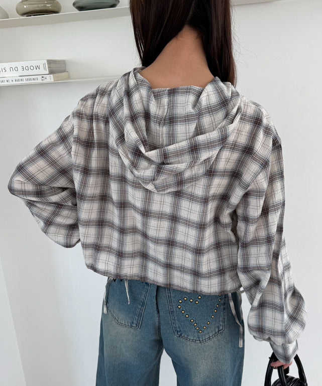 ホワイトアイボリー モデル：158cm F着用