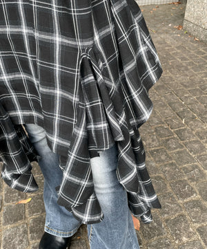 ブラックチェック1　モデル:155cm F着用