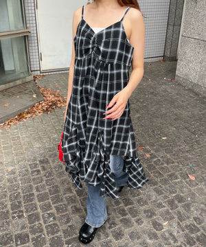 ブラックチェック1　モデル:155cm F着用