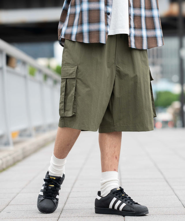 オリーブ モデル：178cm L着用