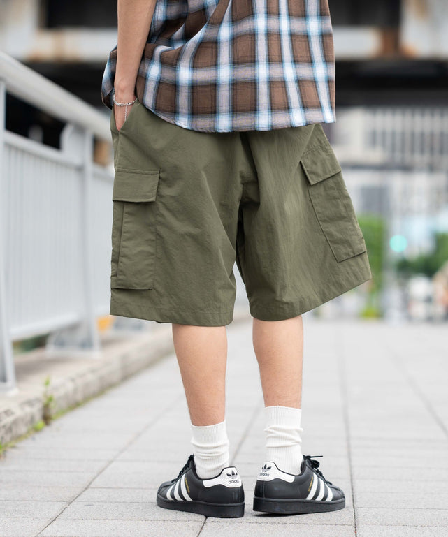 オリーブ モデル：178cm L着用