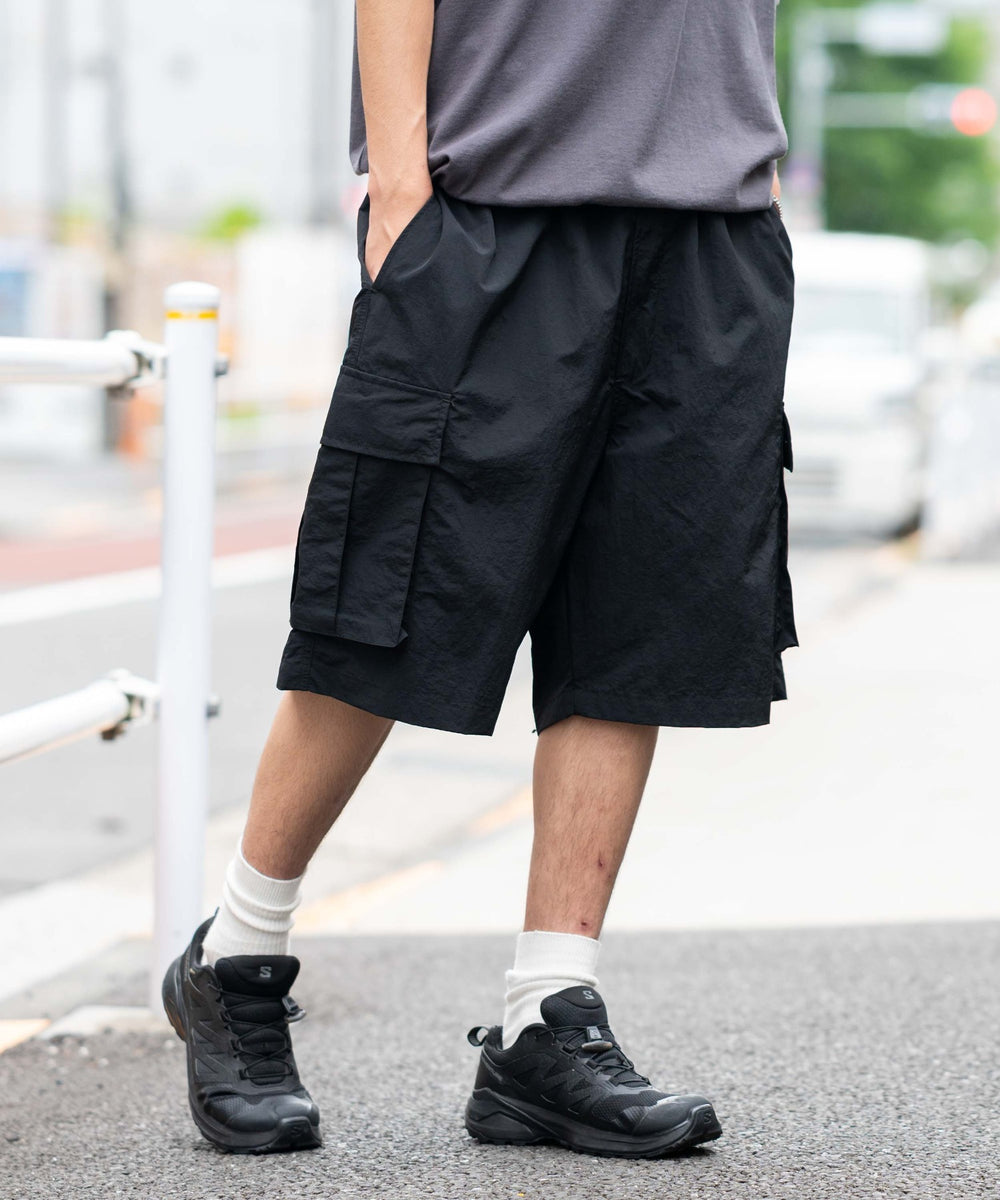 ブラック モデル：178cm L着用