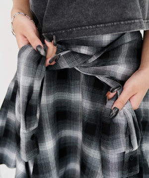 チェックシャツイレヘムミニスカート