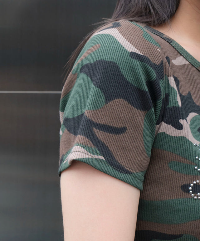 グラフィックレースアップちびT