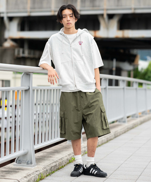 アッシュグレー モデル：178cm L着用