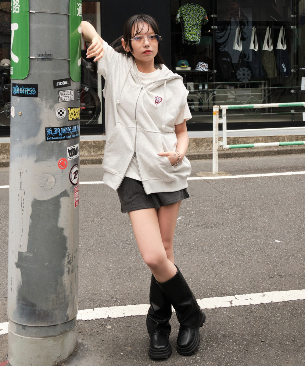 アッシュグレー モデル：159cm L着用