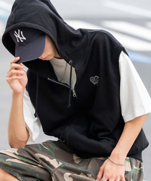 ブラック モデル：178cm L着用