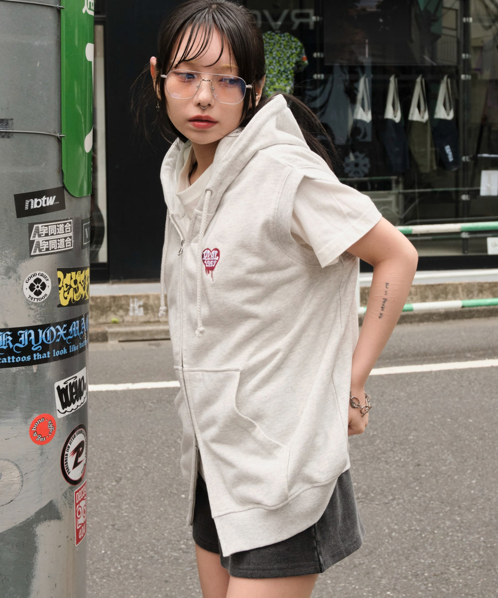 アッシュグレー モデル：159cm L着用