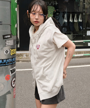 アッシュグレー モデル：159cm L着用