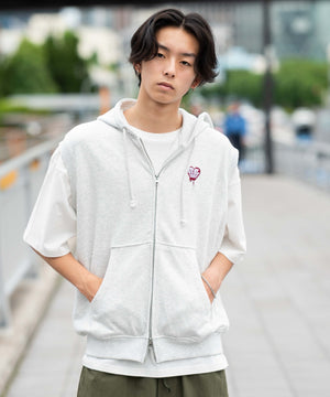 アッシュグレー モデル：178cm L着用