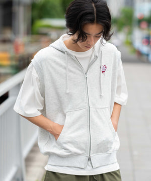 アッシュグレー モデル：178cm L着用