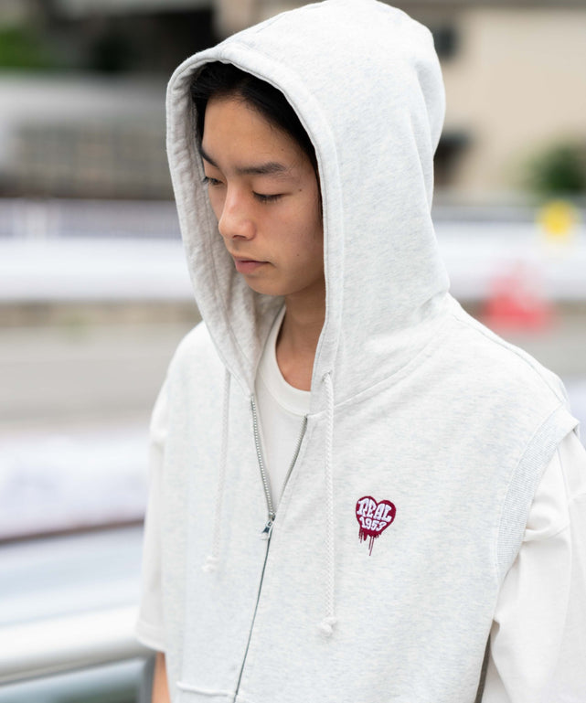 アッシュグレー モデル：178cm L着用