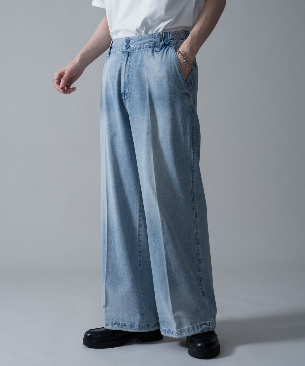 デニム淡加工　モデル：180㎝　L着用