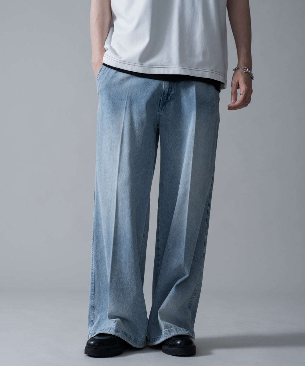 デニム淡加工　モデル：180㎝　L着用