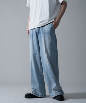 デニム淡加工　モデル：180㎝　L着用