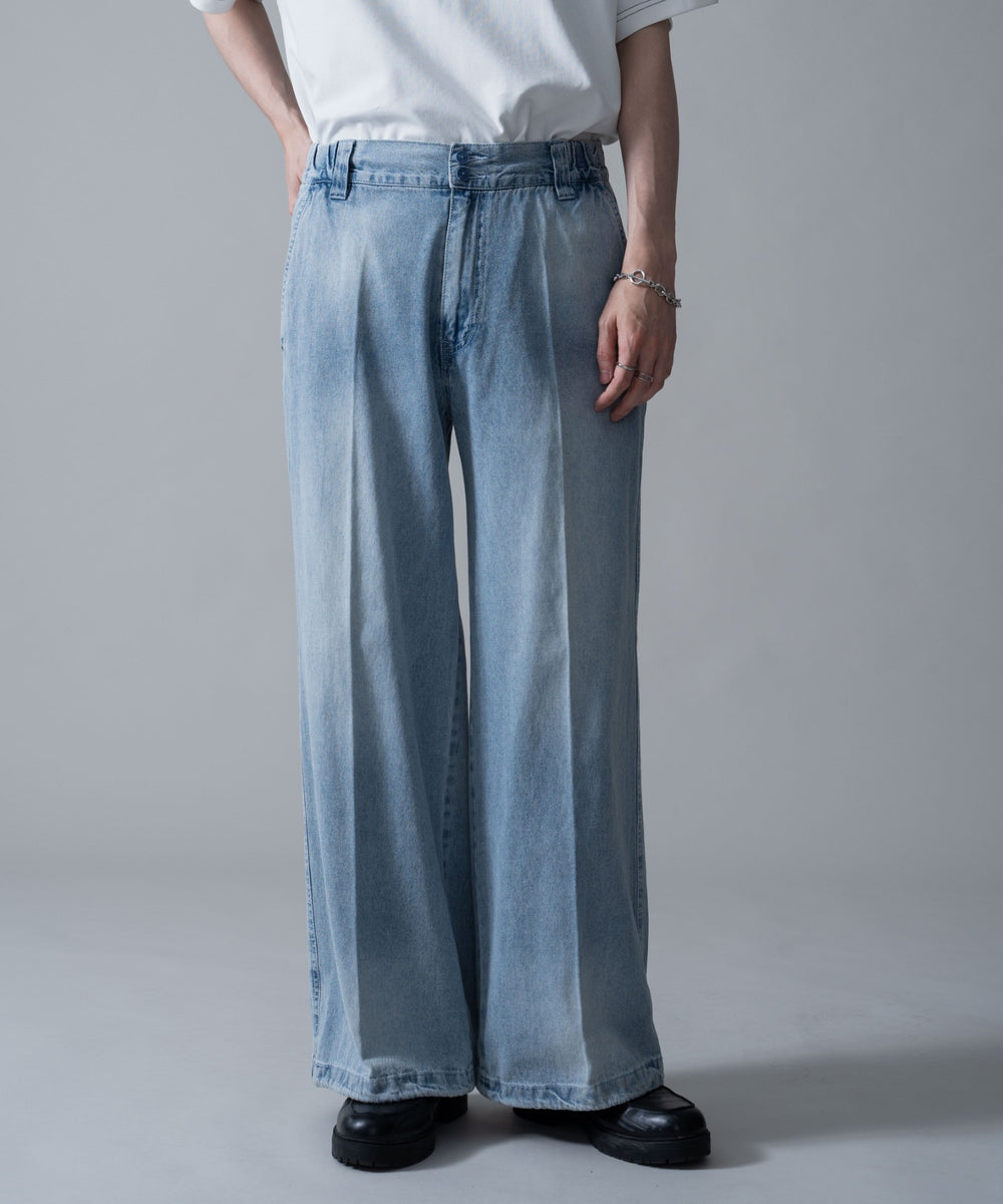 デニム淡加工　モデル：180㎝　L着用