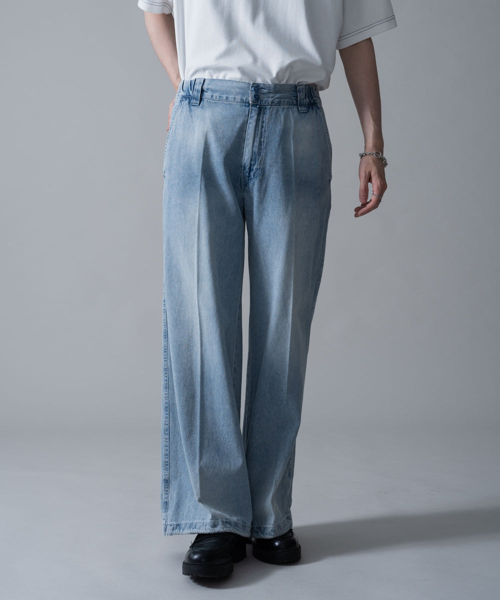 デニム淡加工　モデル：180㎝　L着用