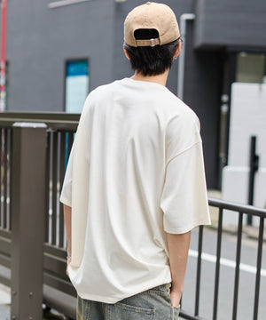 ホワイト モデル：178cm L着用