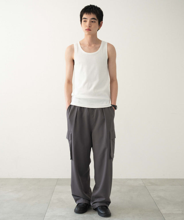 ホワイト モデル：180cm L着用