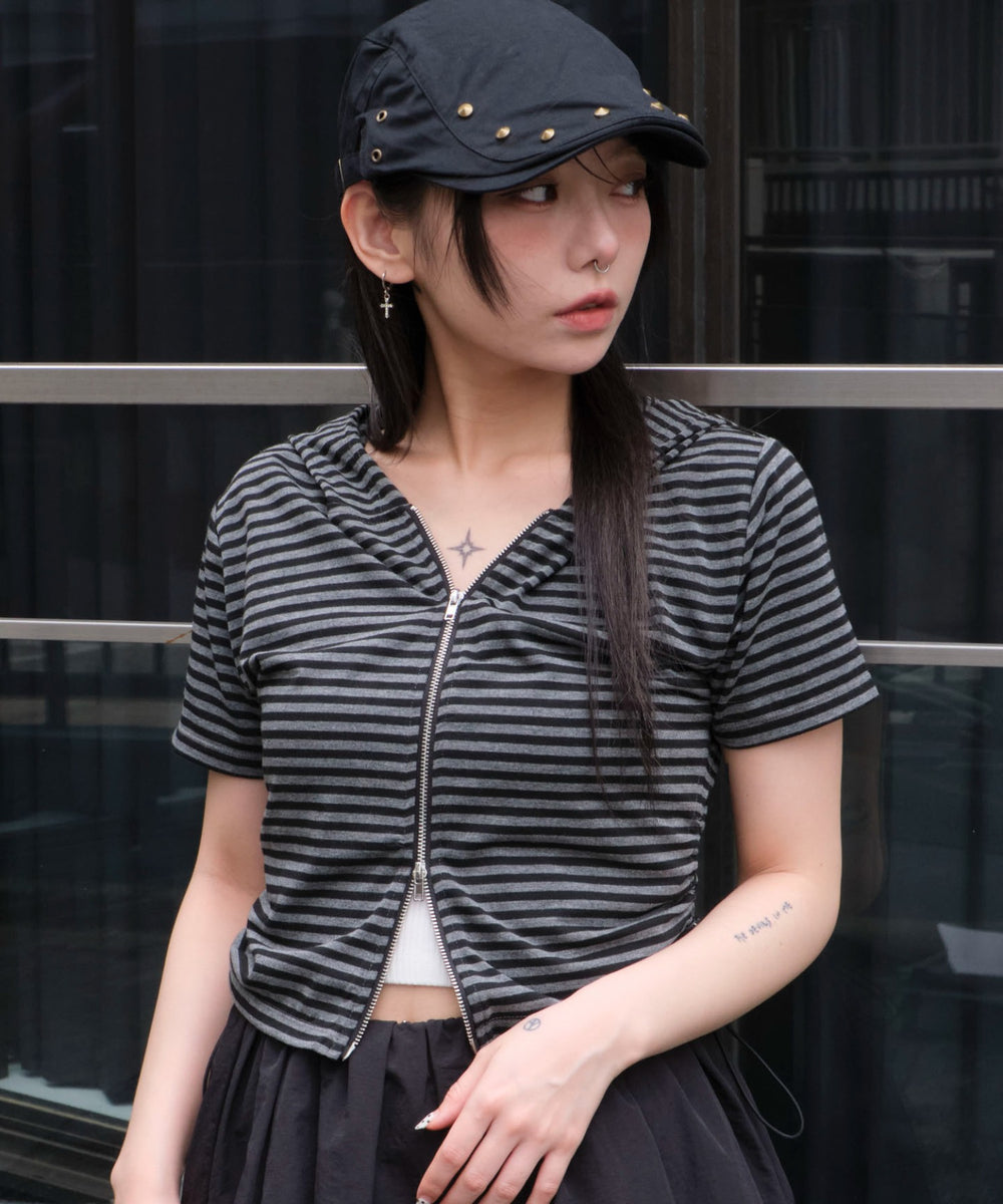 グレーボーダー モデル：159cm F着用