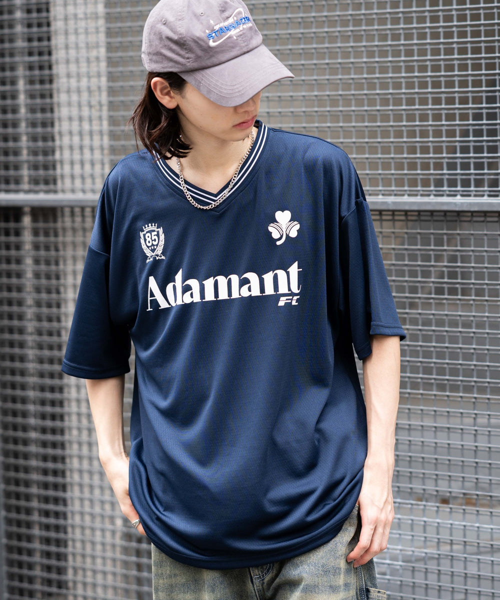 ネイビー　モデル：175cm L着用