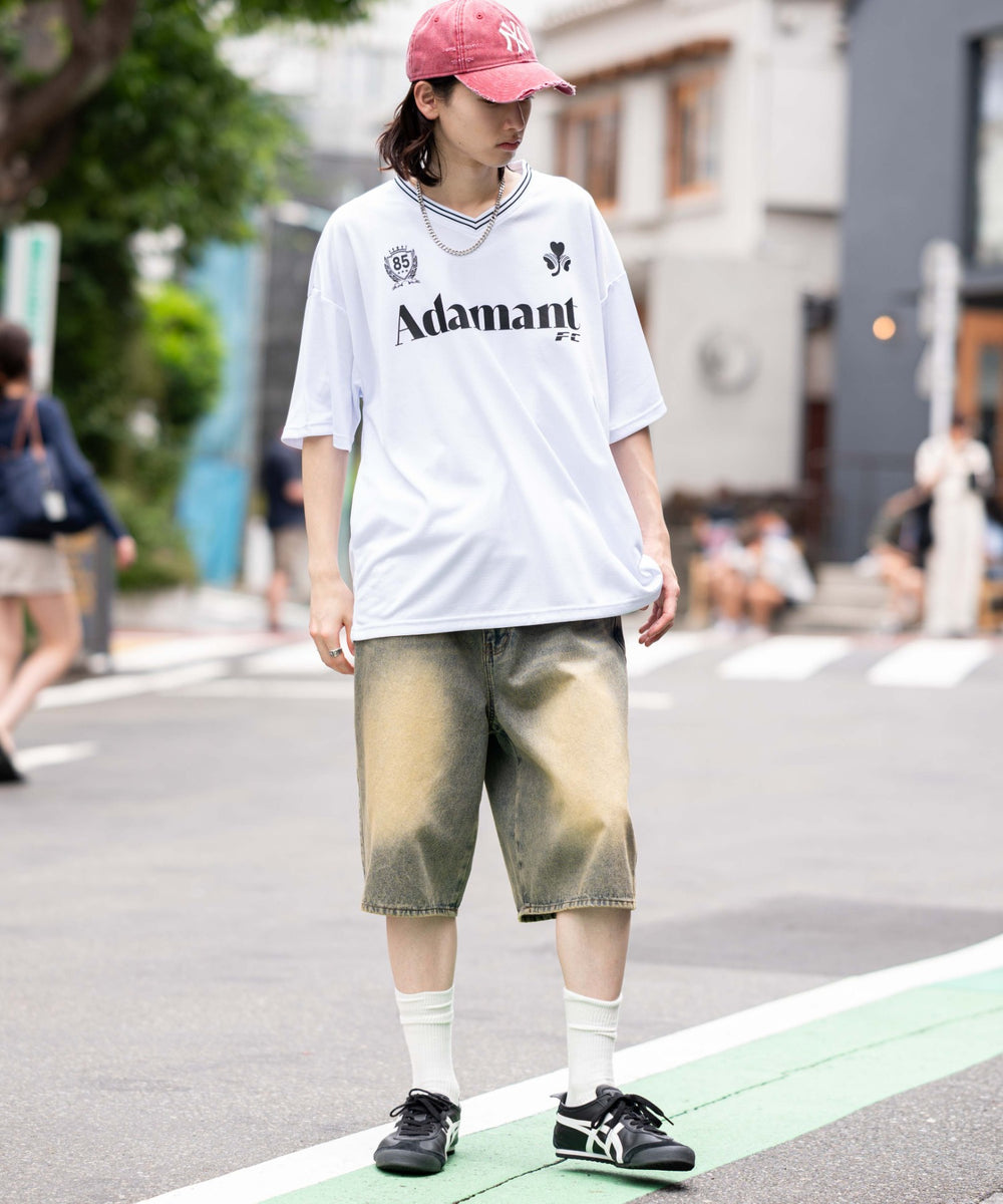 ホワイト　モデル：175cm L着用