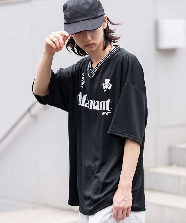 ブラック　モデル：175cm L着用