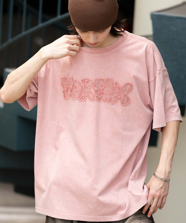 ピンク モデル：175cm L着用