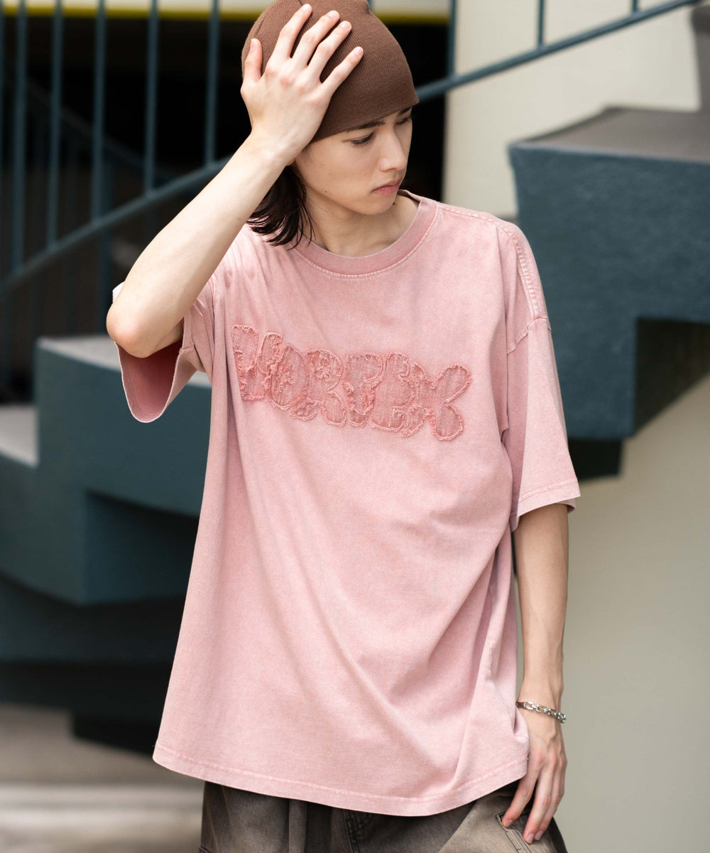 ピンク モデル：175cm L着用