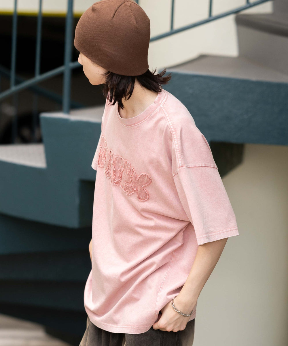 ピンク モデル：175cm L着用