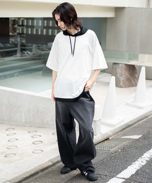 ホワイト　モデル:175cm L着用