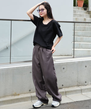 ブラック モデル：160cm M着用