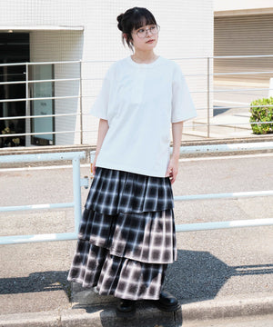 ホワイト　モデル：160㎝　M着用