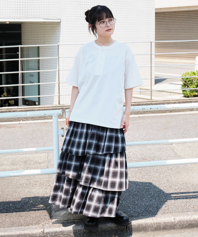 ホワイト　モデル：160㎝　M着用