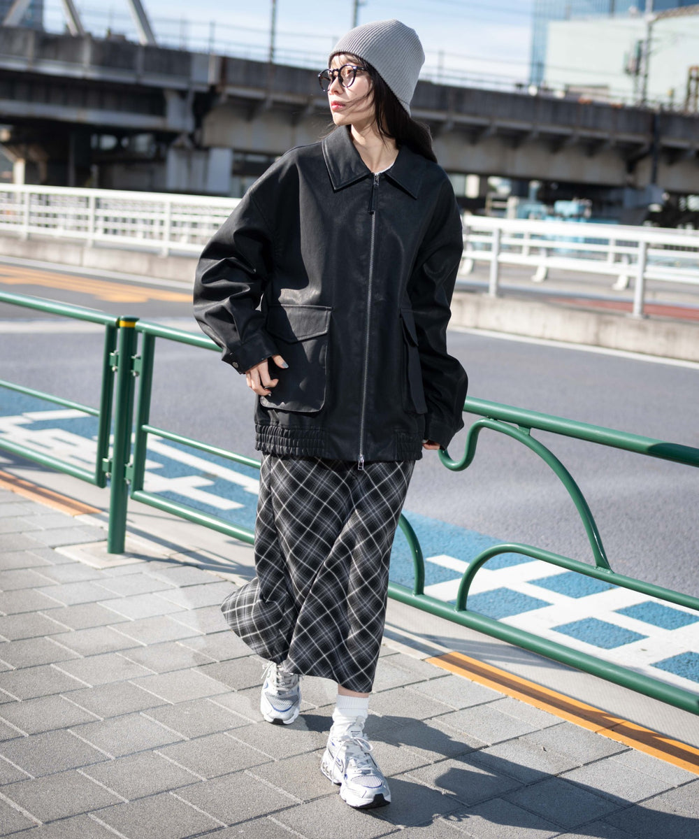 ブラック　モデル:161cm L着用