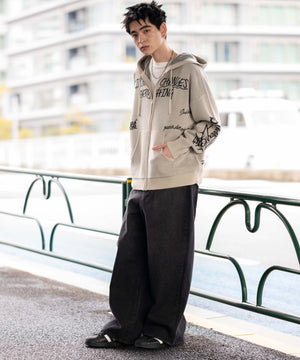 ホワイト　モデル：180㎝　L着用