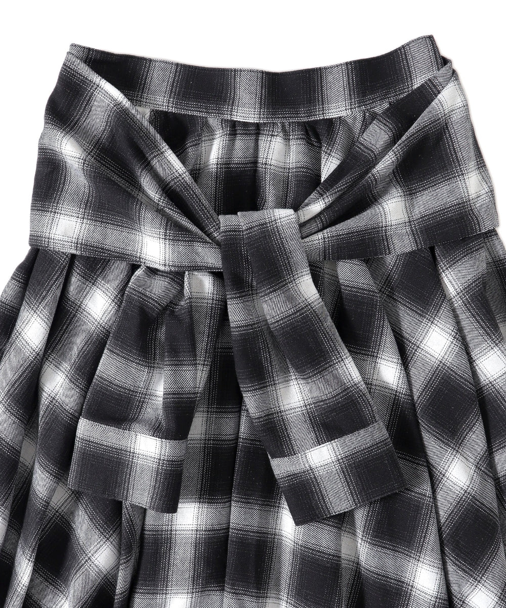 チェックシャツラップスカート