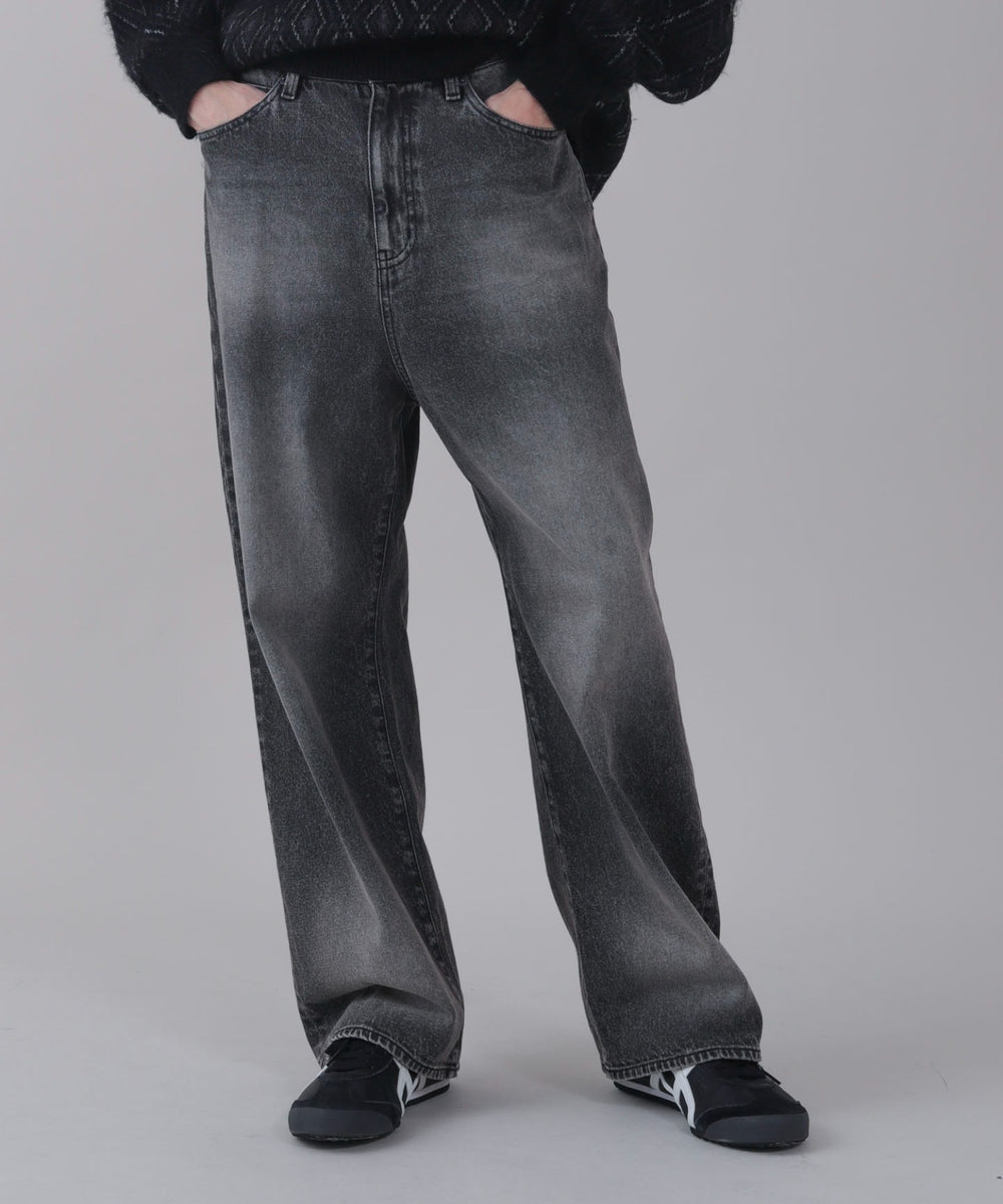 ブラック モデル：178cm L着用