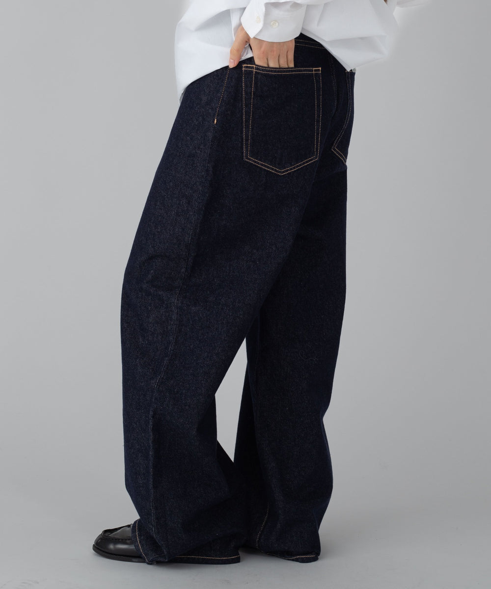 デニムインディゴ モデル：162cm M着用