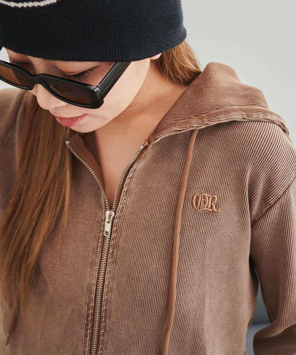 ブラウン　モデル:155cm F着用