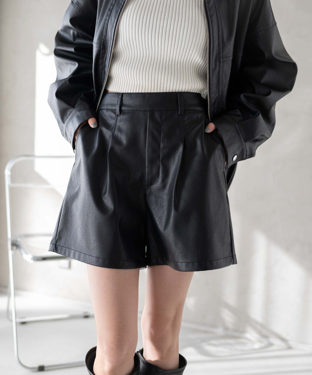 ブラック モデル：161cm M着用