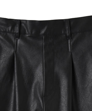 ヴィンテージライク合皮ショートパンツ